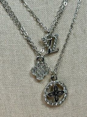 Trendy Fashion Jewelry Silver Layered Clover- Rhinestones Necklace Set BRAND NEW
